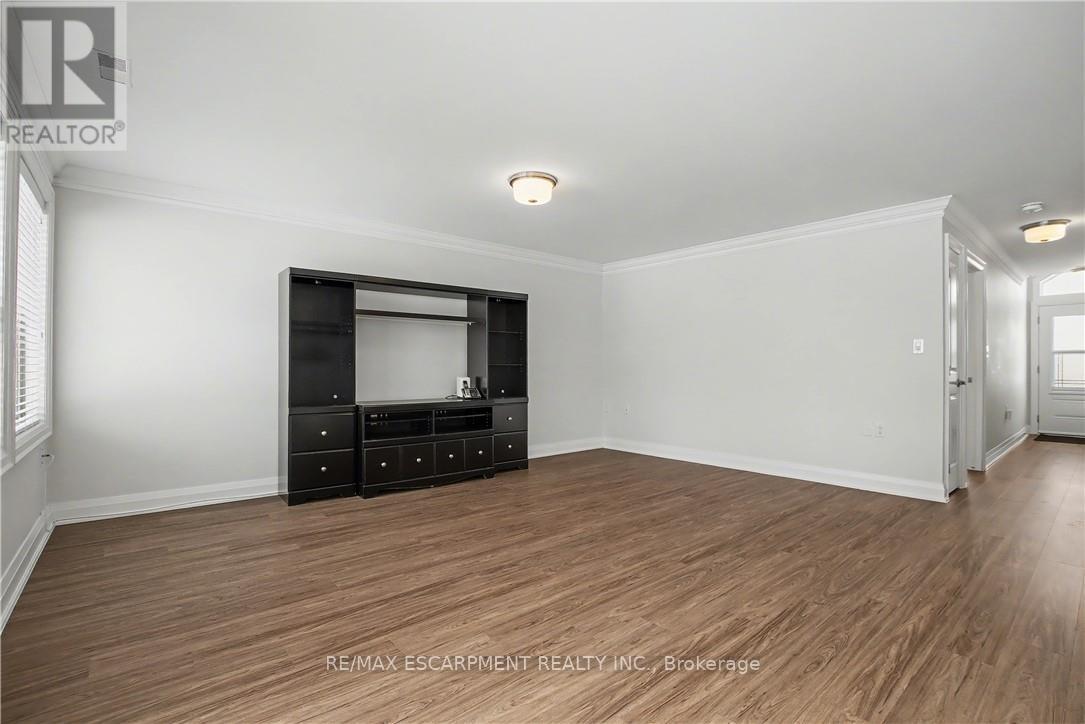 17 Monsignor Henkey Terrace, Hamilton, Ontario  L9B 2M2 - Photo 12 - X12724304