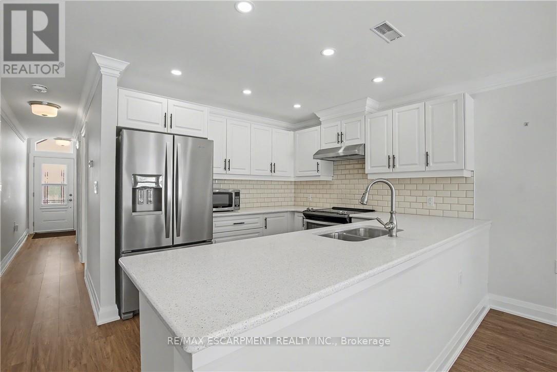 17 Monsignor Henkey Terrace, Hamilton, Ontario  L9B 2M2 - Photo 13 - X12724304