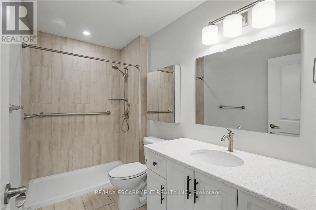 17 Monsignor Henkey Terrace, Hamilton, Ontario  L9B 2M2 - Photo 16 - X12724304