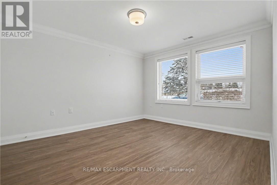 17 Monsignor Henkey Terrace, Hamilton, Ontario  L9B 2M2 - Photo 18 - X12724304