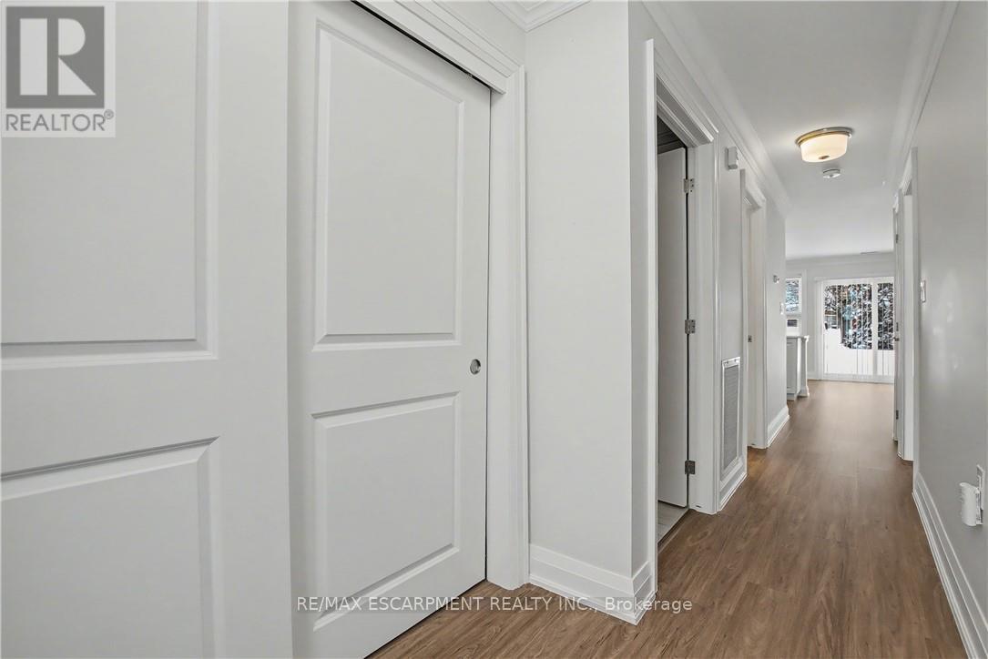 17 Monsignor Henkey Terrace, Hamilton, Ontario  L9B 2M2 - Photo 5 - X12724304