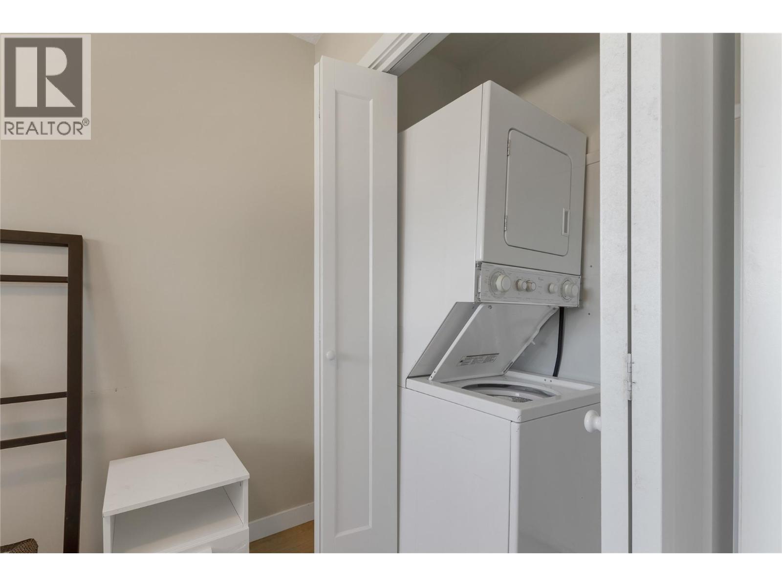 4018 Pleasant Valley Road, Vernon, British Columbia  V1T 4M2 - Photo 12 - 10373713