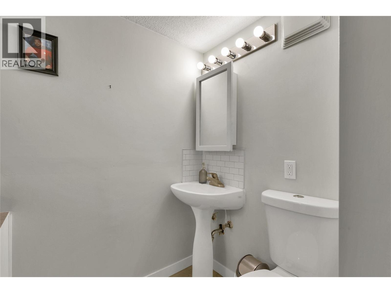 4018 Pleasant Valley Road, Vernon, British Columbia  V1T 4M2 - Photo 18 - 10373713