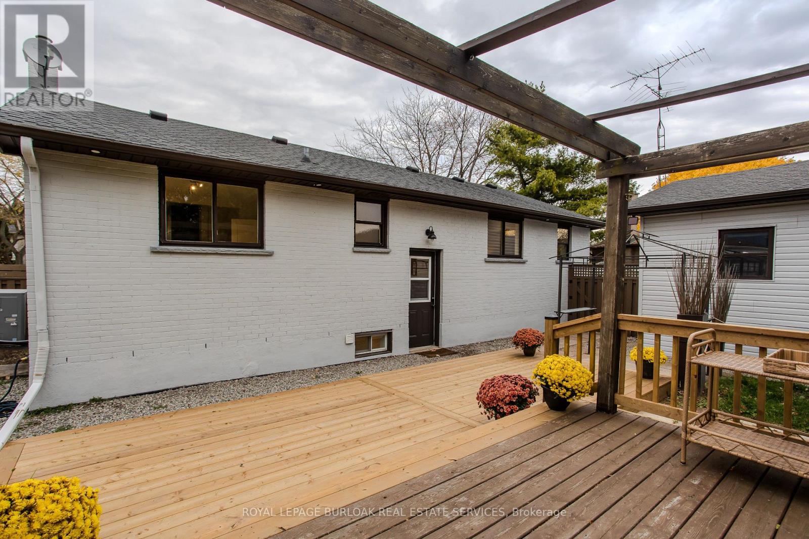 260 Foxbar Road, Burlington, Ontario  L7L 3A3 - Photo 47 - W12635062