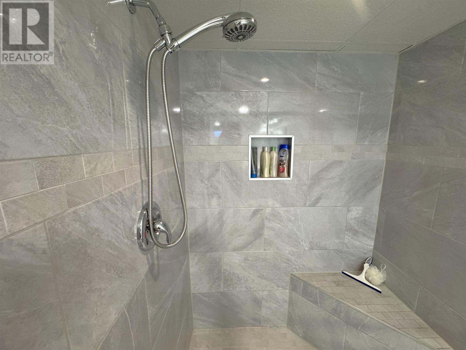 11 Oak Hill Rd, Elliot Lake, Ontario P5A 2E4 - Photo 21 - SM260129