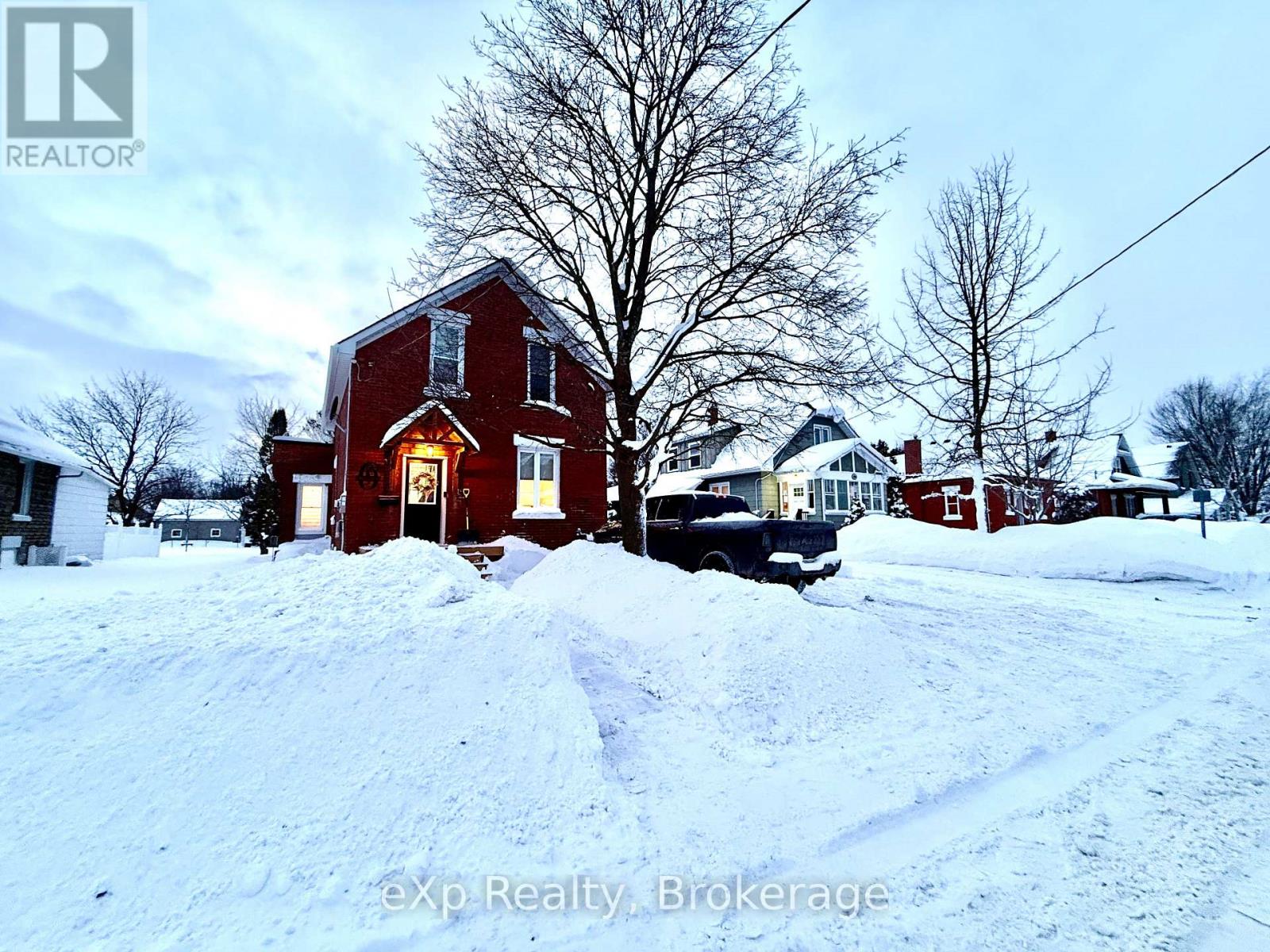 588 12TH AVENUE, Hanover, Ontario