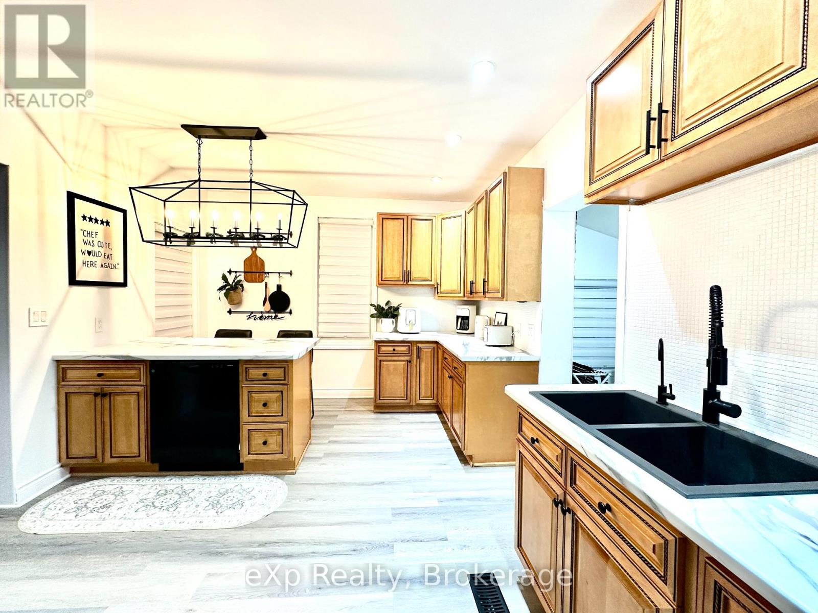 588 12th Avenue, Hanover, Ontario  N4N 2V6 - Photo 11 - X12724420