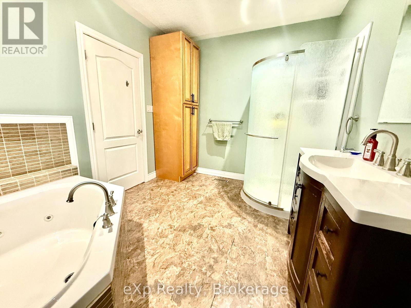 588 12th Avenue, Hanover, Ontario  N4N 2V6 - Photo 12 - X12724420