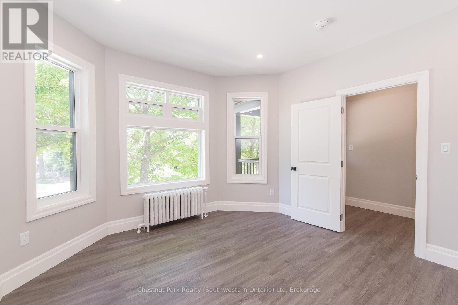 3 - 113 Young Street, Kitchener, Ontario  N2H 4Z2 - Photo 10 - X12724464