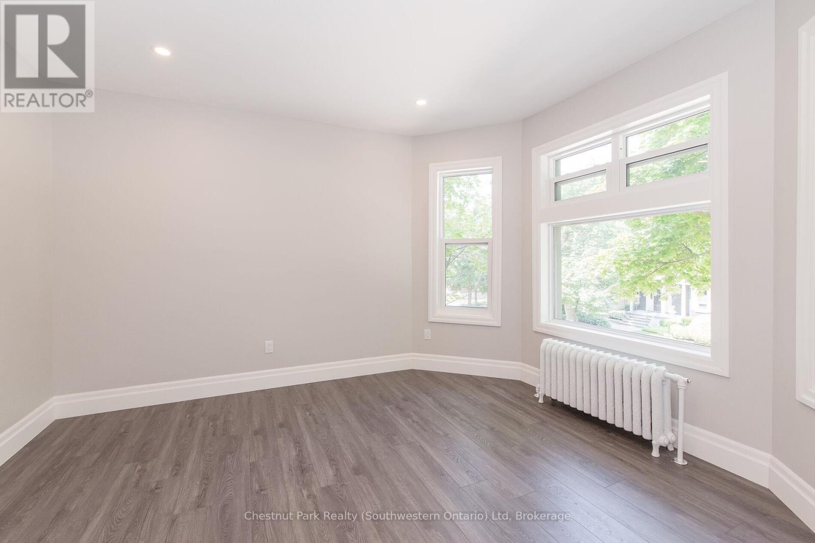 3 - 113 Young Street, Kitchener, Ontario  N2H 4Z2 - Photo 11 - X12724464