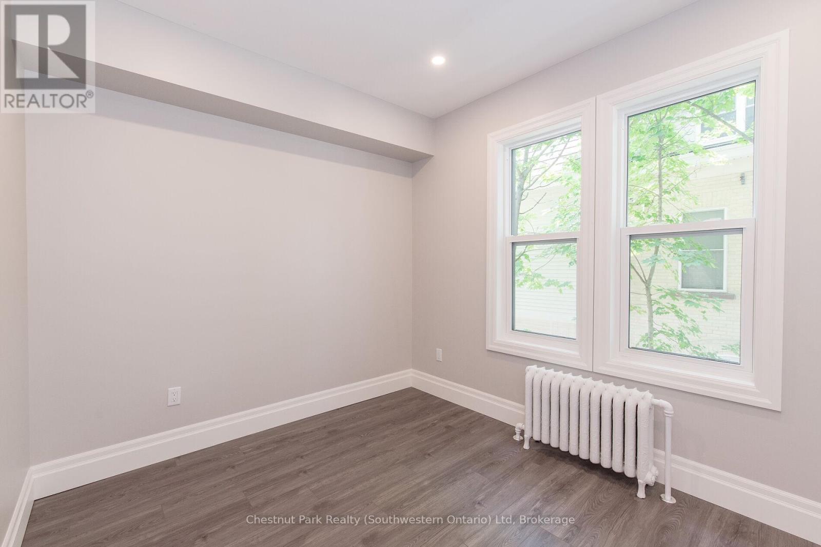 3 - 113 Young Street, Kitchener, Ontario  N2H 4Z2 - Photo 14 - X12724464