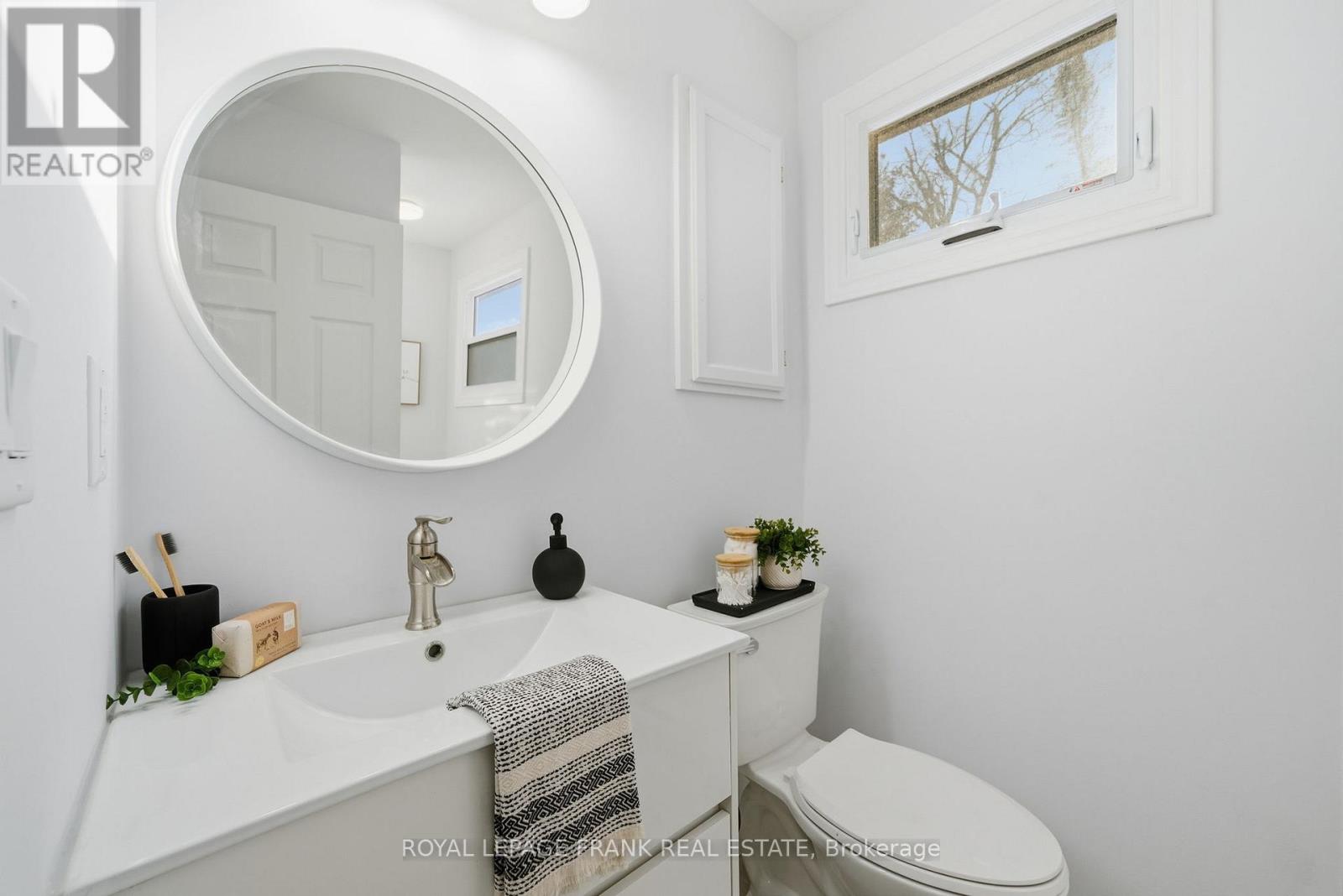 10 Elk Street, Kawartha Lakes, Ontario  K0M 1L0 - Photo 23 - X12724554