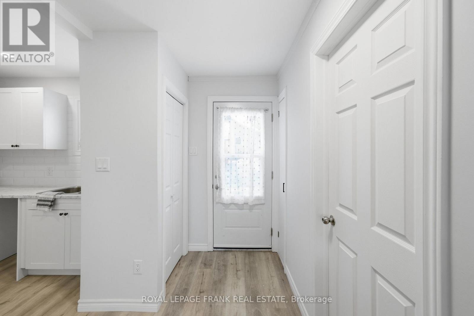 10 Elk Street, Kawartha Lakes, Ontario  K0M 1L0 - Photo 8 - X12724554