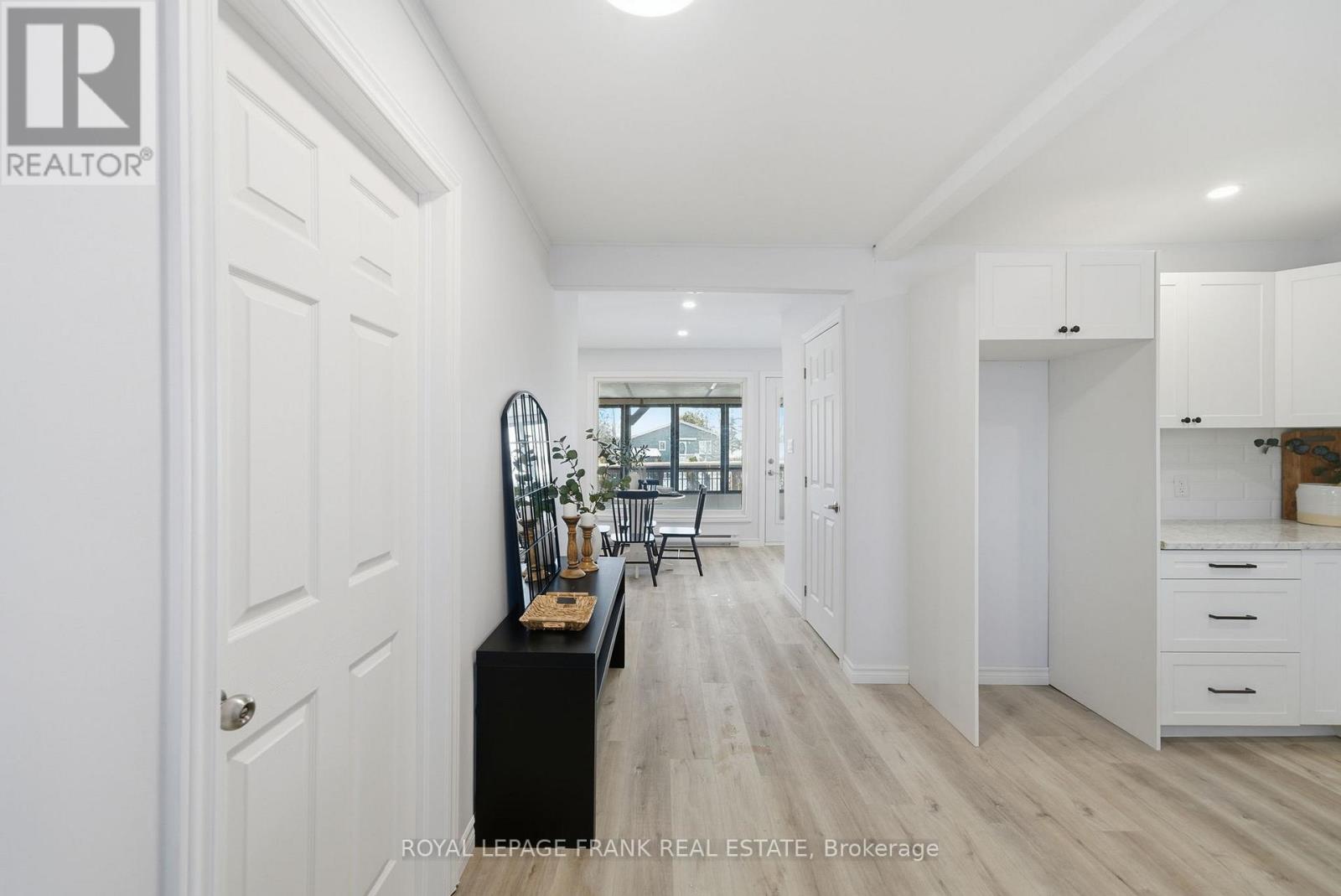 10 Elk Street, Kawartha Lakes, Ontario  K0M 1L0 - Photo 9 - X12724554