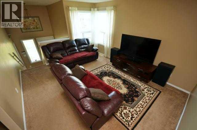 30 Pinnacle Grove, Grande Prairie, Alberta  T8W 2Z2 - Photo 4 - A2281298