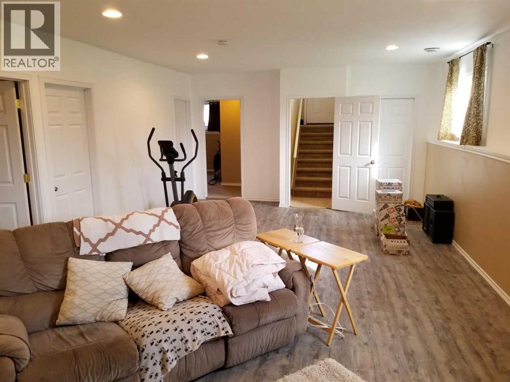 30 Pinnacle Grove, Grande Prairie, Alberta  T8W 2Z2 - Photo 11 - A2281298