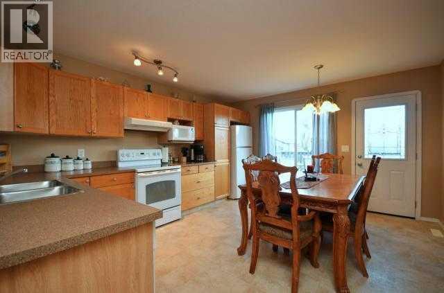 30 Pinnacle Grove, Grande Prairie, Alberta  T8W 2Z2 - Photo 6 - A2281298