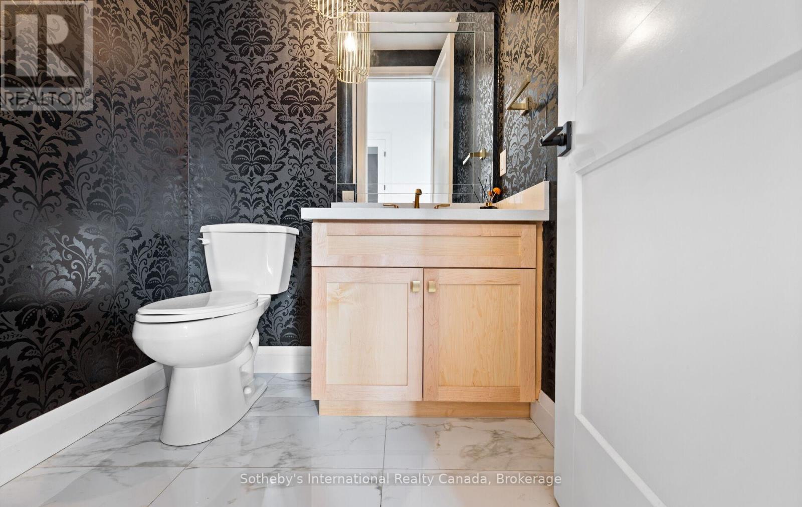 131 Daugaard Avenue, Brant, Ontario  N3L 0L6 - Photo 8 - X12534124