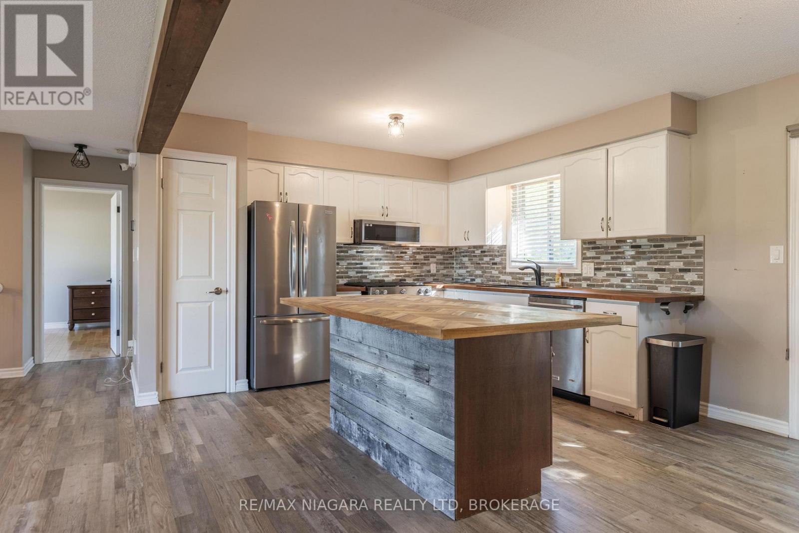 44 Maple Leaf Avenue S, Fort Erie, Ontario  L0S 1N0 - Photo 12 - X12445063