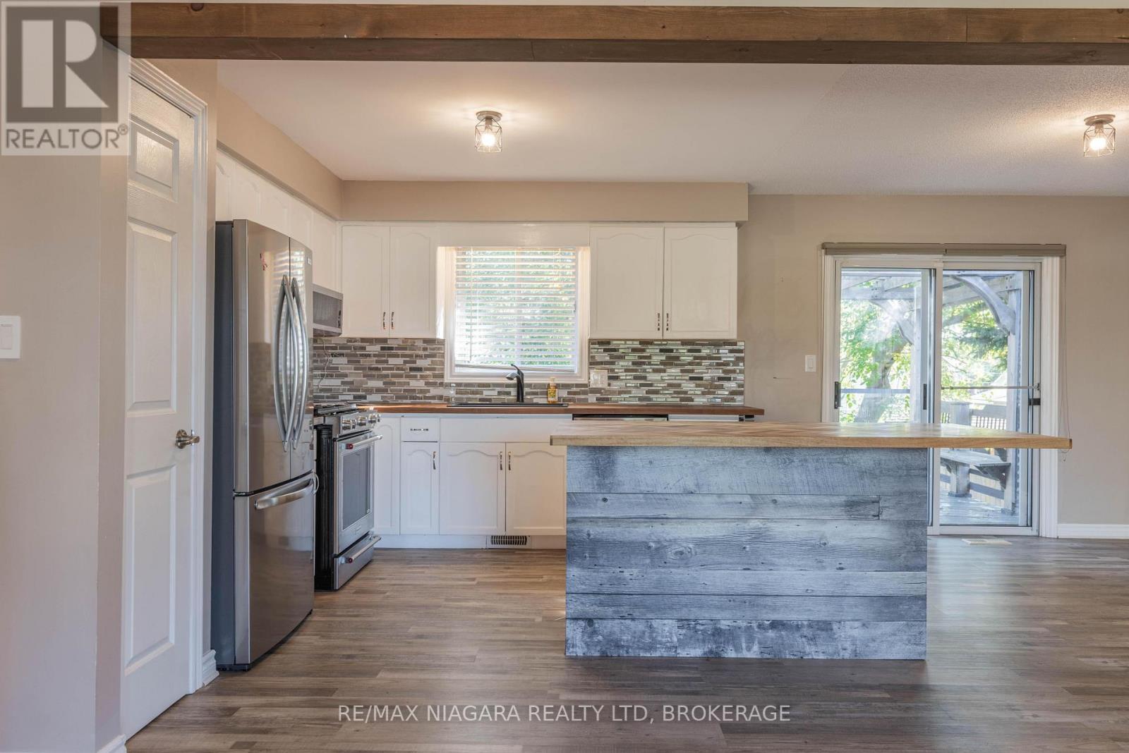 44 Maple Leaf Avenue S, Fort Erie, Ontario  L0S 1N0 - Photo 11 - X12445063