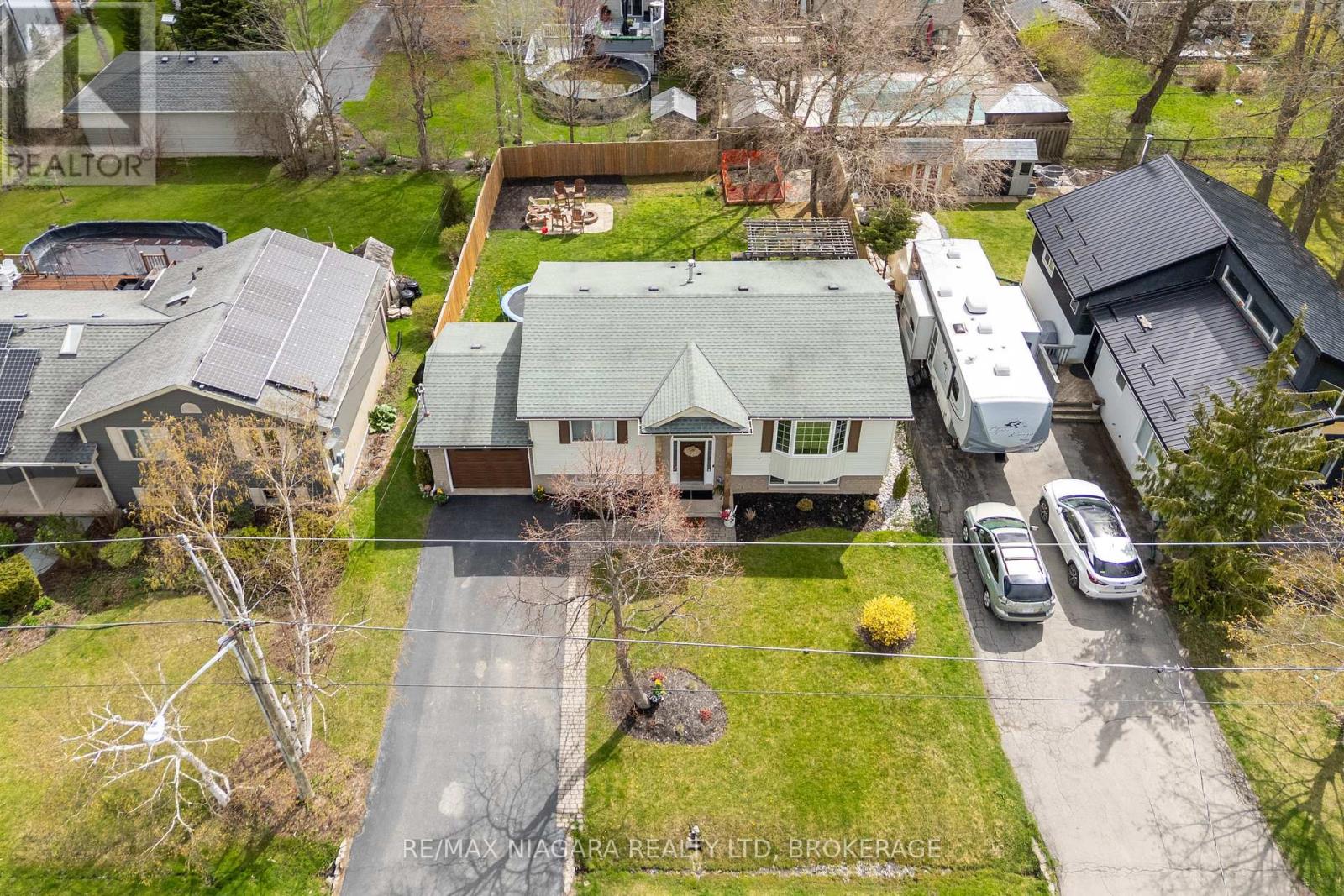 44 Maple Leaf Avenue S, Fort Erie, Ontario  L0S 1N0 - Photo 36 - X12445063