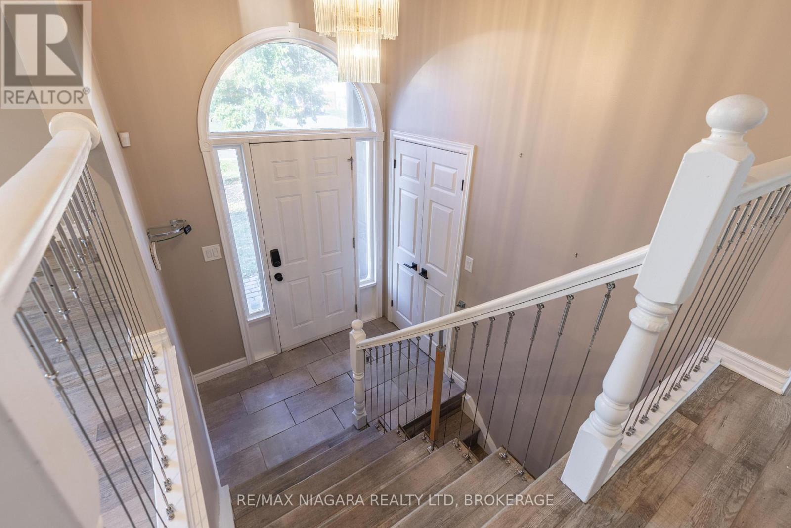 44 Maple Leaf Avenue S, Fort Erie, Ontario  L0S 1N0 - Photo 6 - X12445063