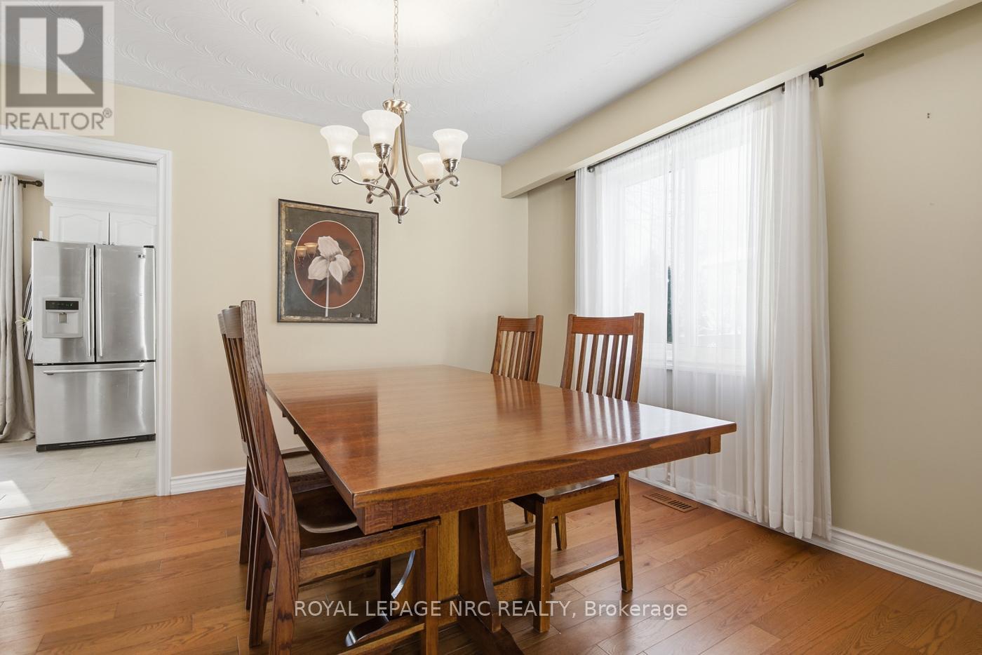 22 Bigelow Crescent, Pelham, Ontario  L3E 0J4 - Photo 10 - X12724458