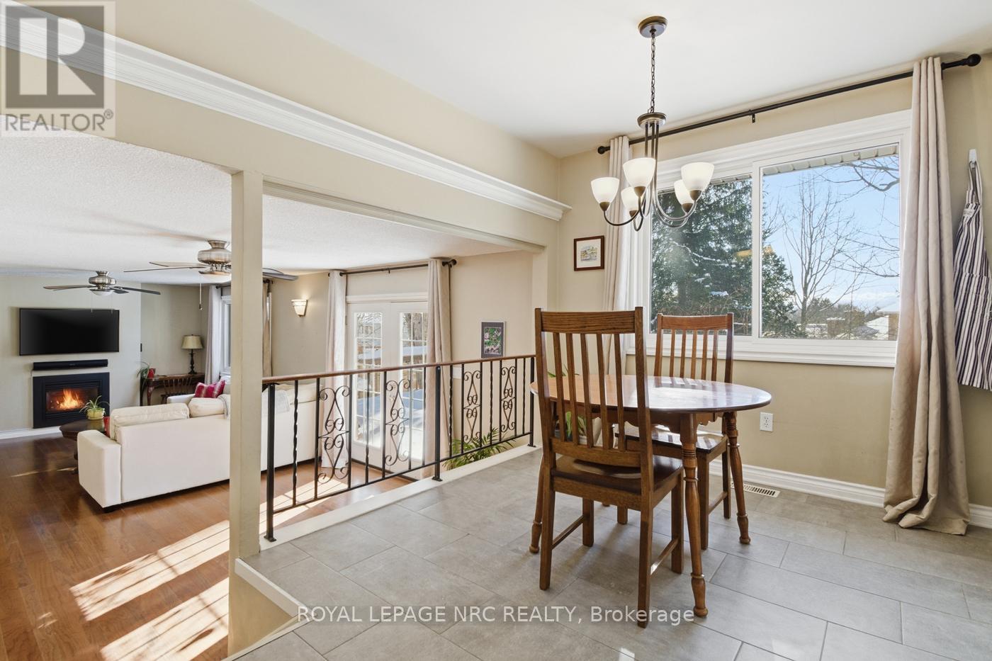 22 Bigelow Crescent, Pelham, Ontario  L3E 0J4 - Photo 11 - X12724458