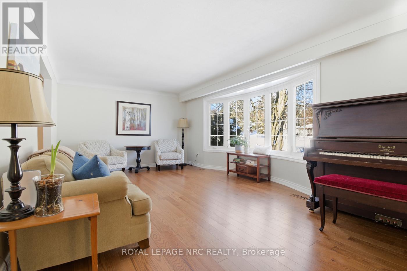 22 Bigelow Crescent, Pelham, Ontario  L3E 0J4 - Photo 6 - X12724458