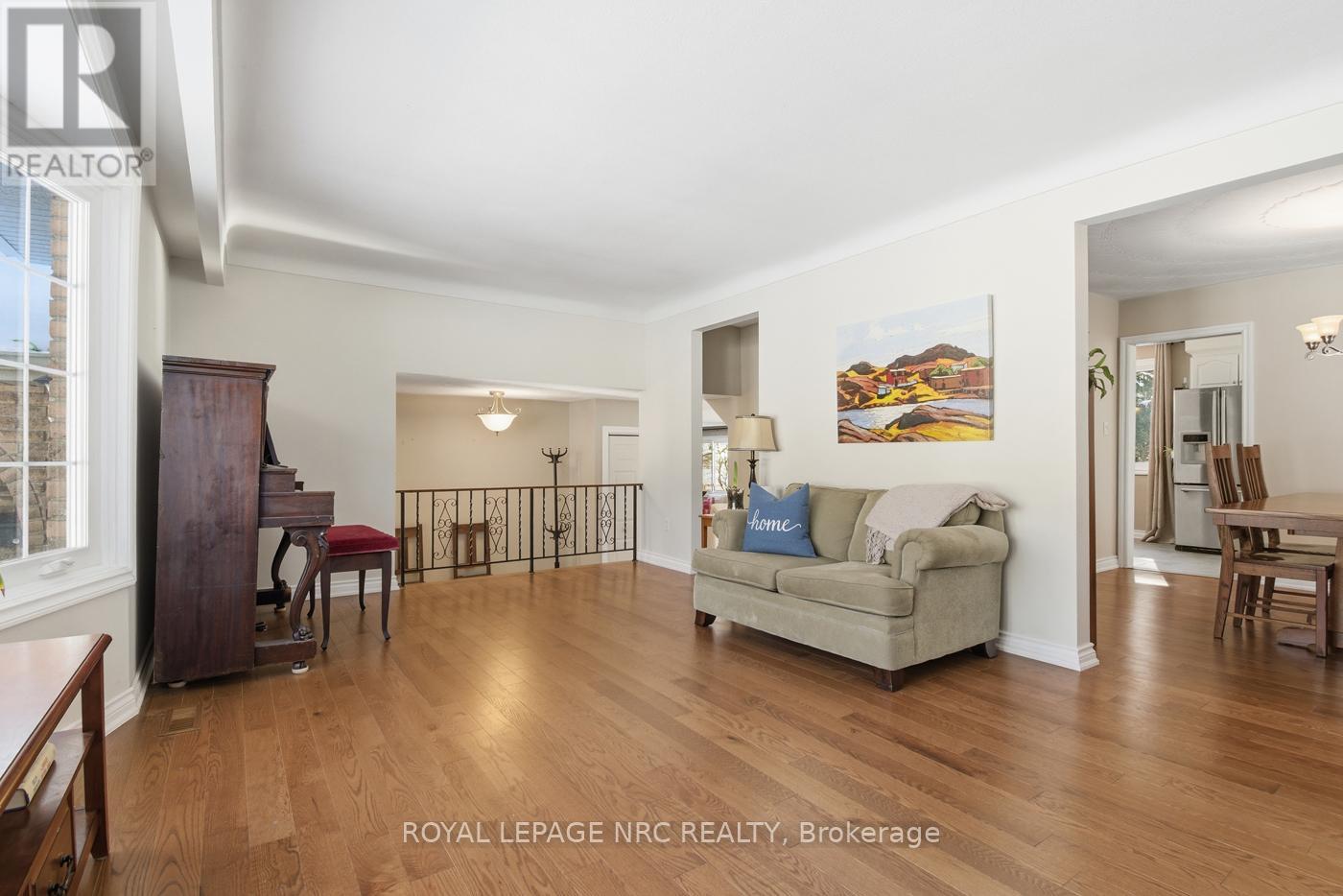 22 Bigelow Crescent, Pelham, Ontario  L3E 0J4 - Photo 7 - X12724458