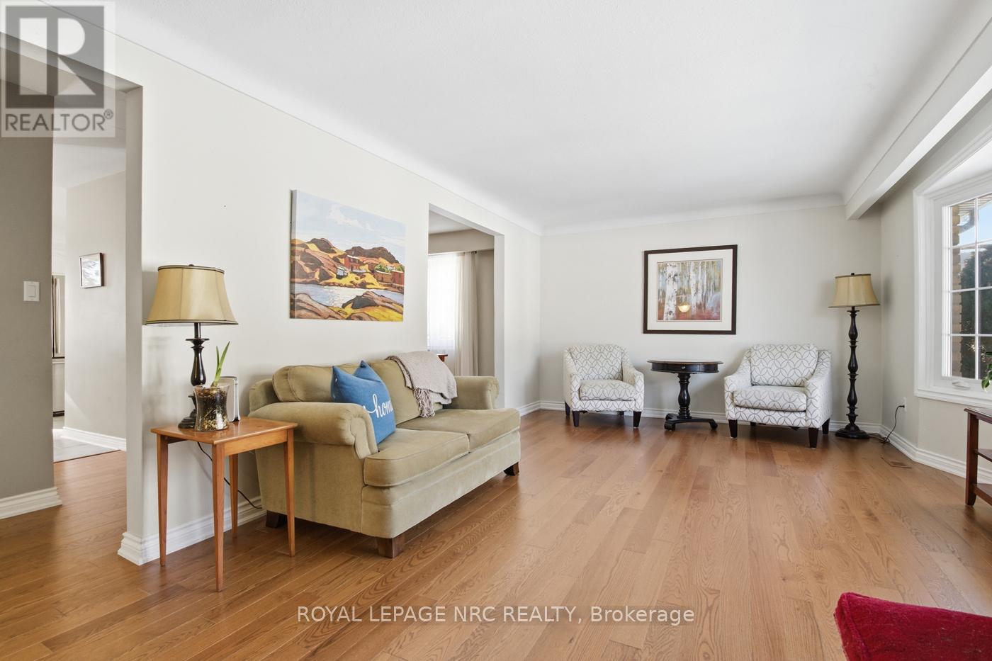 22 Bigelow Crescent, Pelham, Ontario  L3E 0J4 - Photo 8 - X12724458