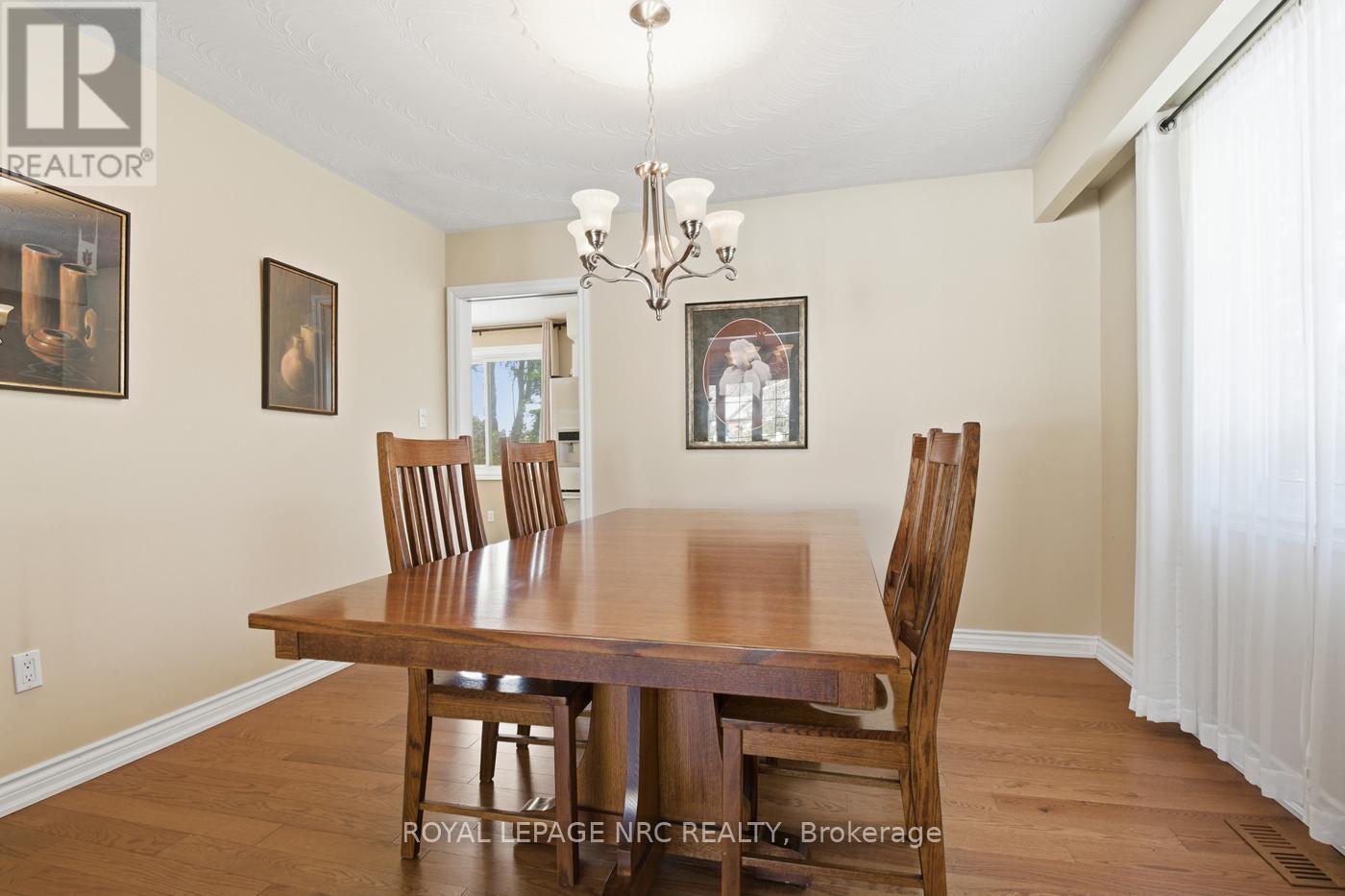 22 Bigelow Crescent, Pelham, Ontario  L3E 0J4 - Photo 9 - X12724458