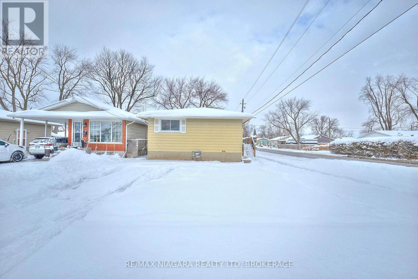 23 Alexandra Boulevard, St. Catharines, Ontario  L2P 1J6 - Photo 3 - X12724500