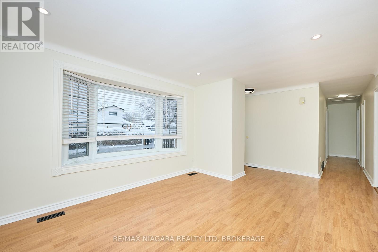 23 Alexandra Boulevard, St. Catharines, Ontario  L2P 1J6 - Photo 6 - X12724500