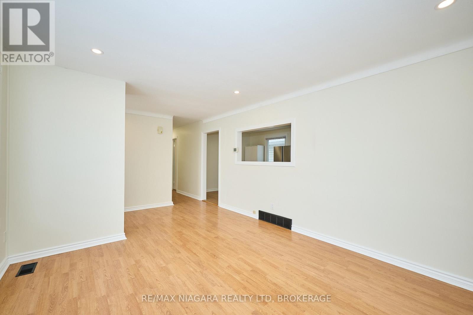 23 Alexandra Boulevard, St. Catharines, Ontario  L2P 1J6 - Photo 7 - X12724500