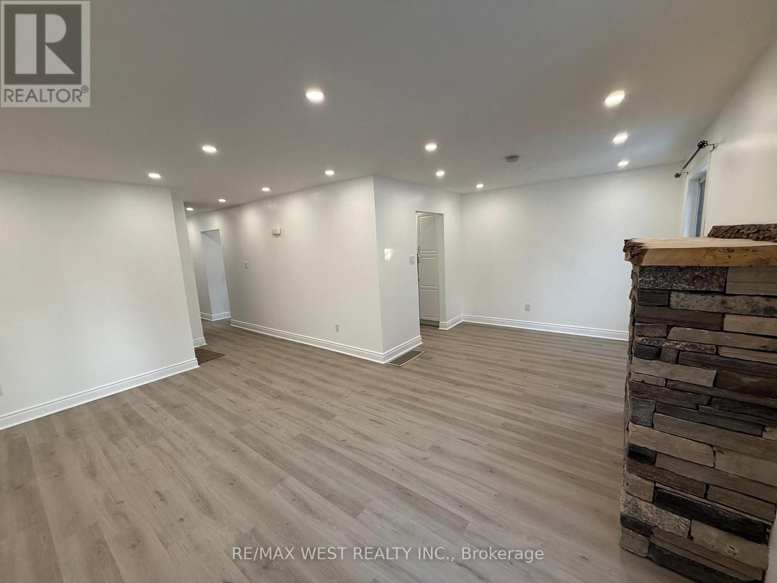 249 Hodgson Drive, Newmarket, Ontario  L3Y 1E3 - Photo 4 - N12458686