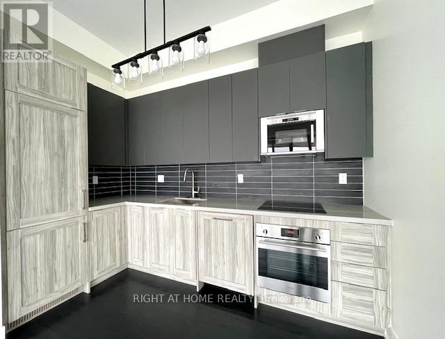 610 - 2916 HIGHWAY 7 ROAD W, Vaughan, Ontario