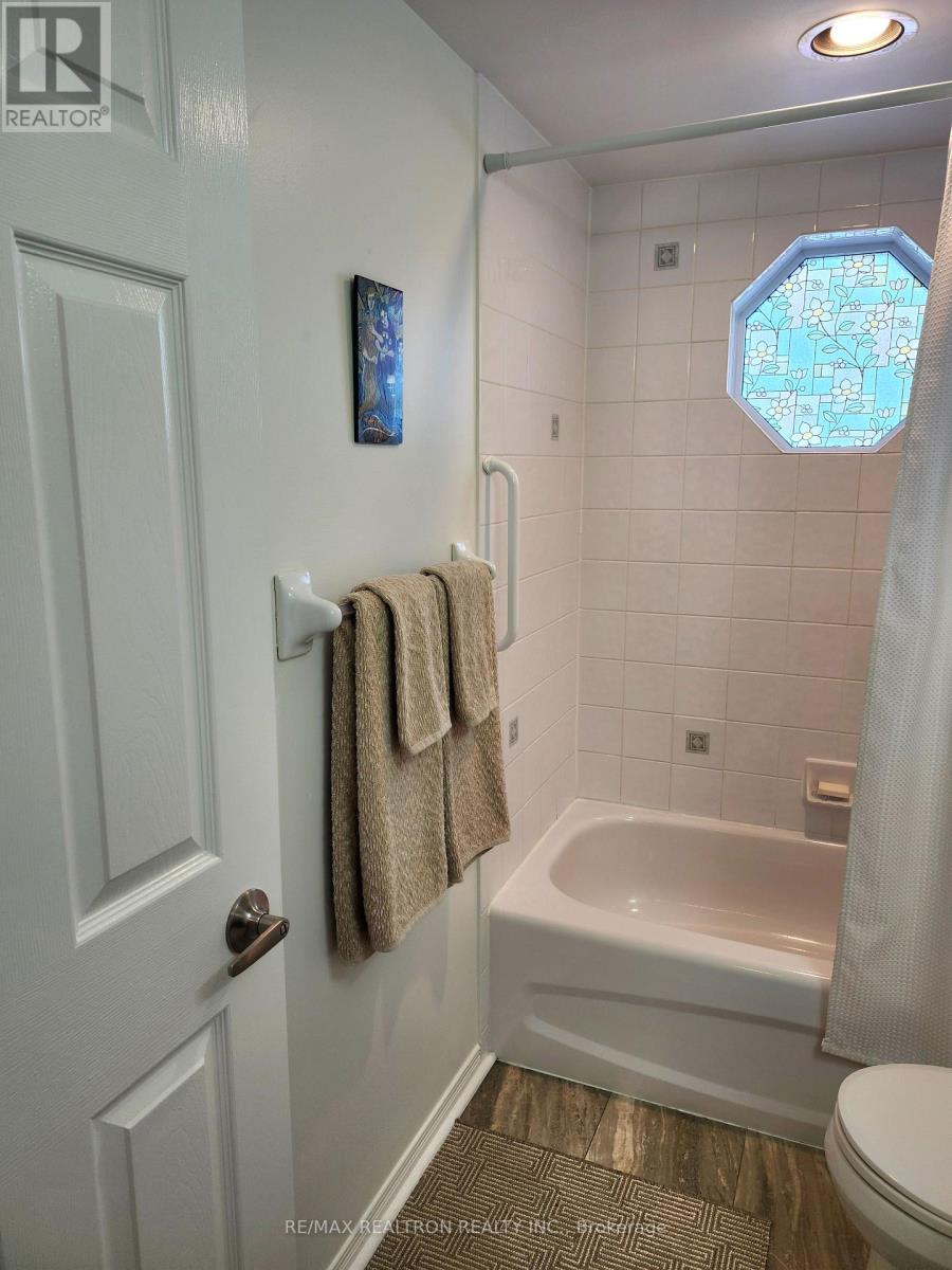 101 - 107 Bond Street, Orillia, Ontario  L3V 1J7 - Photo 15 - S12673056