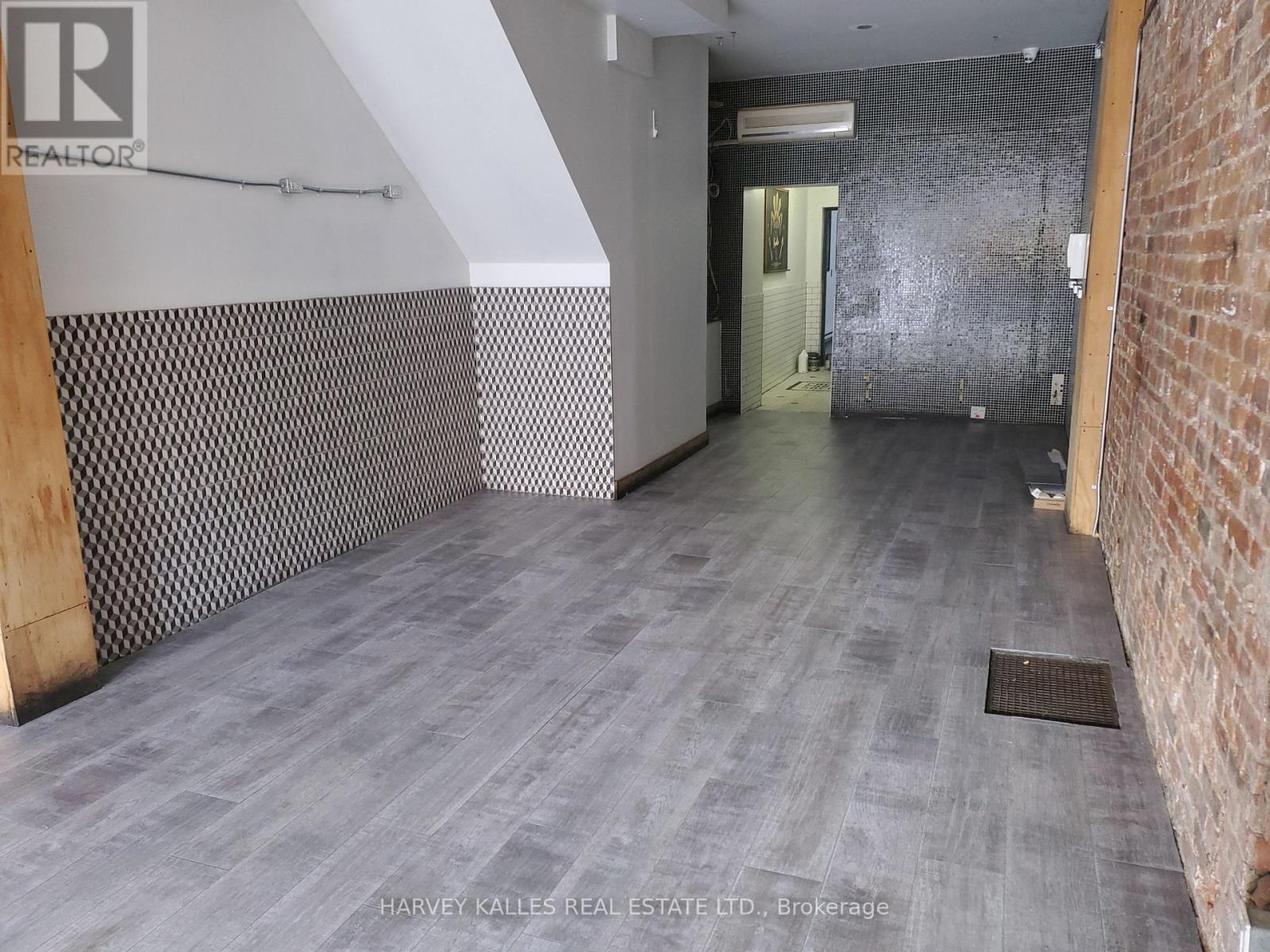 2986 Dundas Street W, Toronto, Ontario  M6P 1Z3 - Photo 5 - W12662000