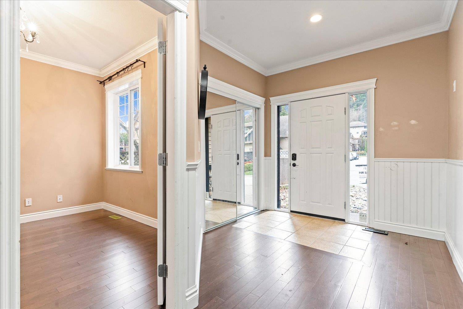 46254 Kermode Crescent, Promontory, Chilliwack, British Columbia  V2R 0C7 - Photo 2 - R3082552