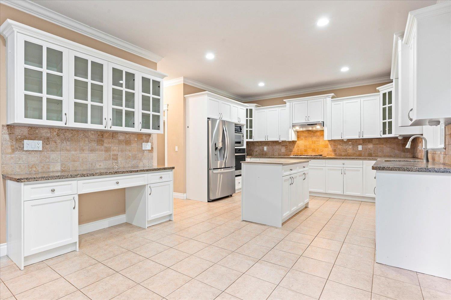 46254 Kermode Crescent, Promontory, Chilliwack, British Columbia  V2R 0C7 - Photo 4 - R3082552