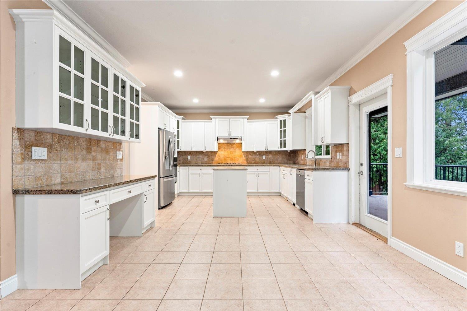 46254 Kermode Crescent, Promontory, Chilliwack, British Columbia  V2R 0C7 - Photo 5 - R3082552