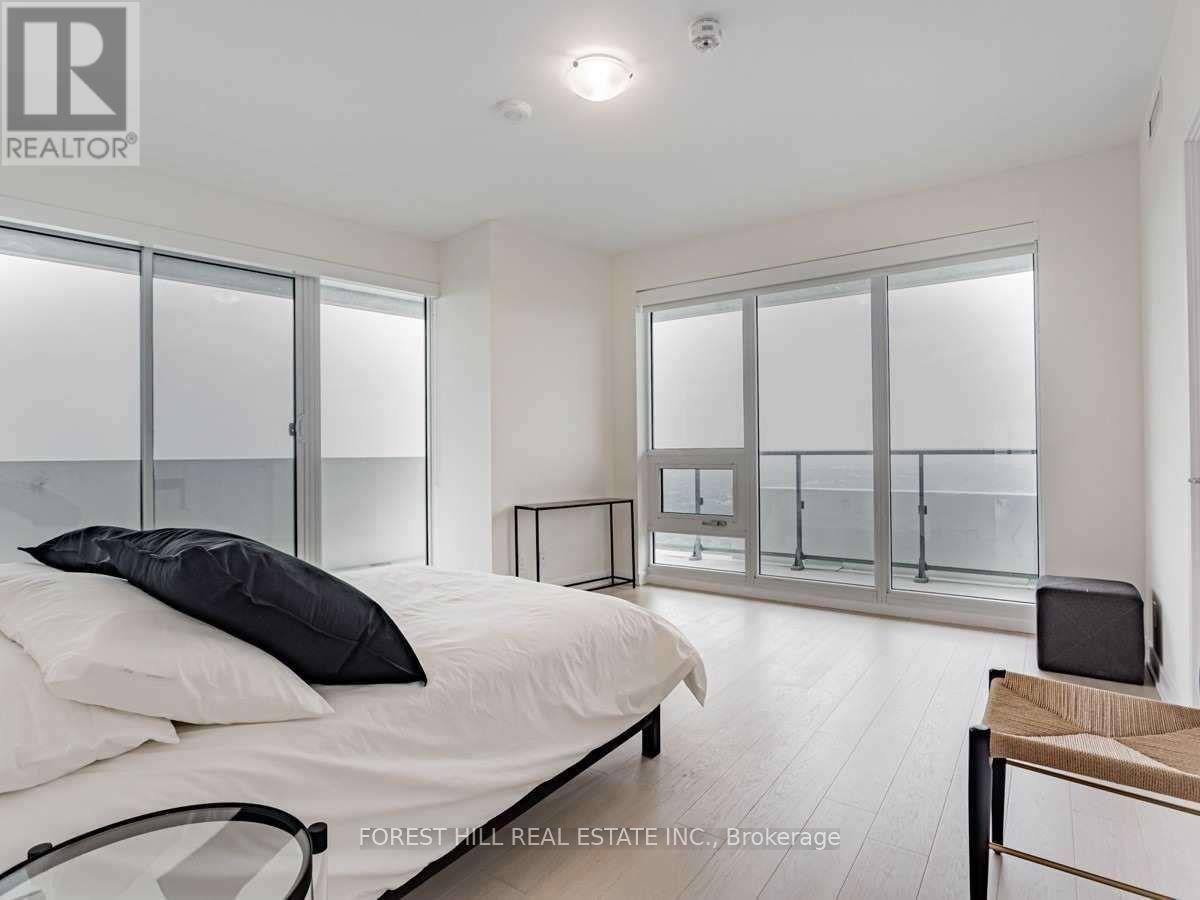 5704 - 2221 YONGE STREET Toronto (Mount Pleasant West), ON M4S 2B4