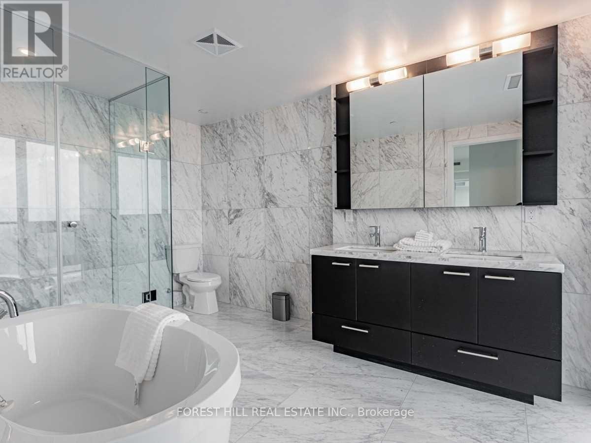 5704 - 2221 YONGE STREET Toronto (Mount Pleasant West), ON M4S 2B4