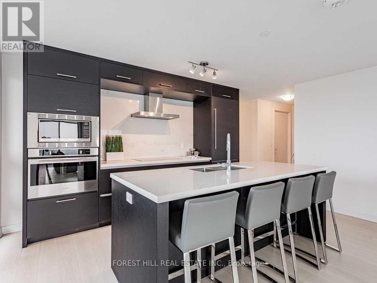 5704 - 2221 YONGE STREET Toronto (Mount Pleasant West), ON M4S 2B4