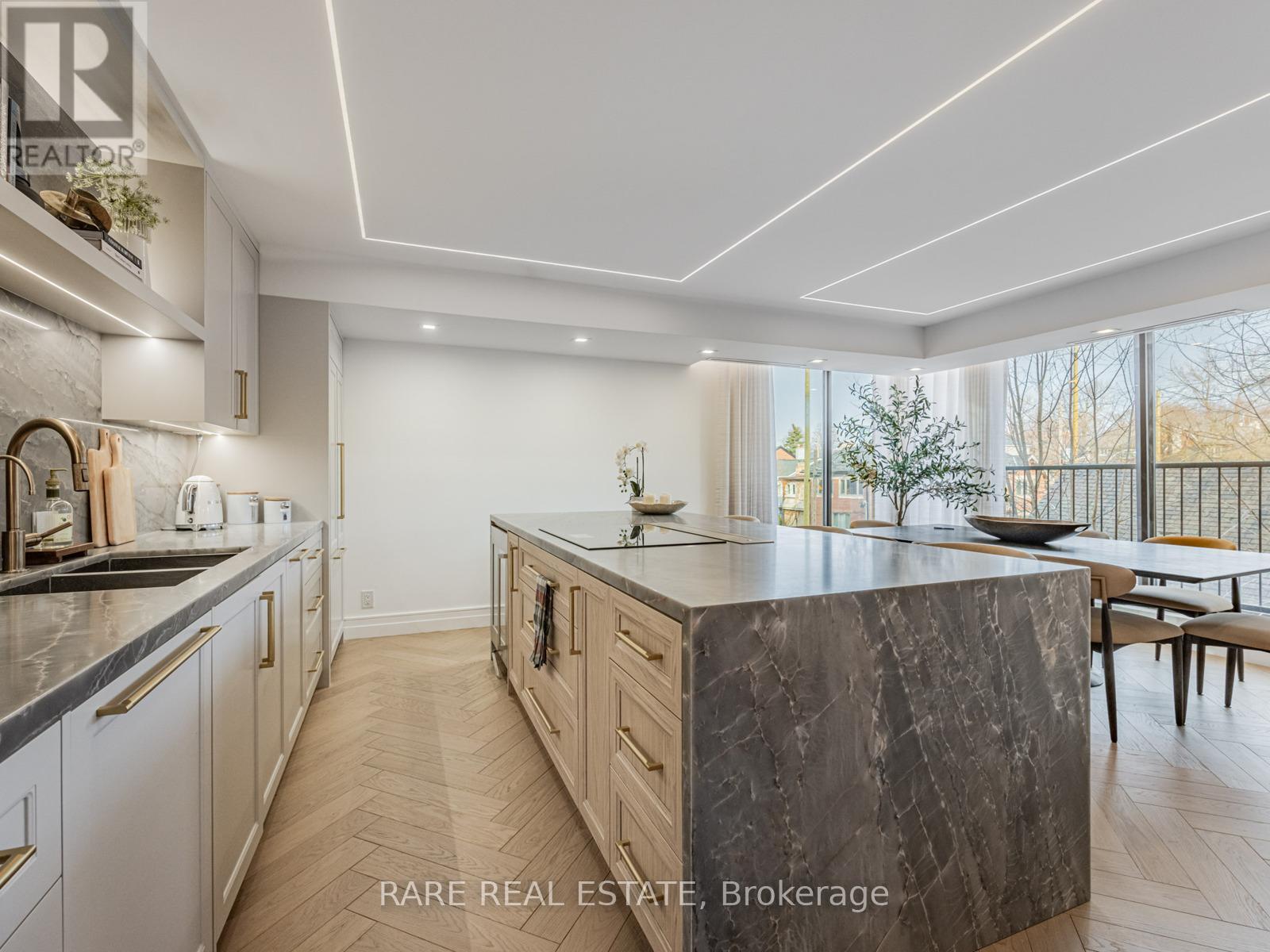 301 - 449 Walmer Road, Toronto, Ontario  M5P 2X9 - Photo 6 - C12724484