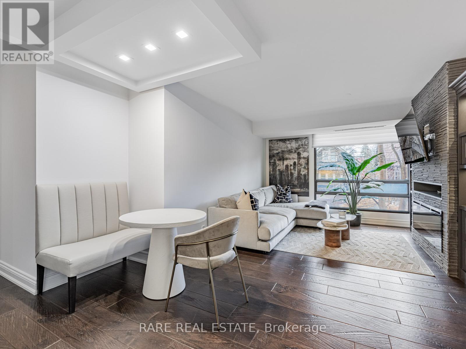 302 - 449 Walmer Road, Toronto, Ontario  M5P 2X9 - Photo 2 - C12724494