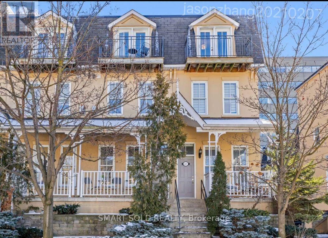 605 ADELAIDE STREET, Toronto, Ontario