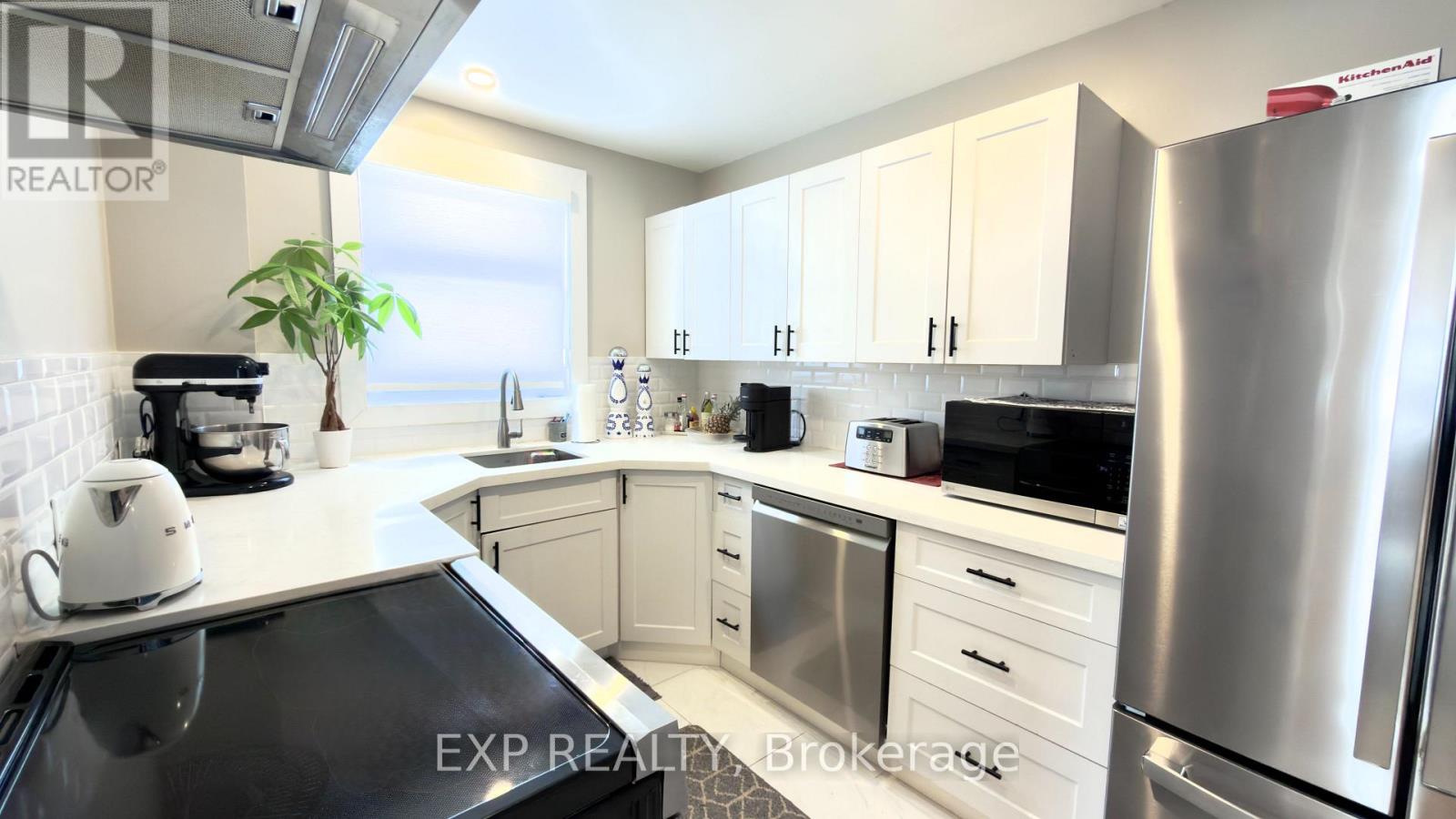 251 Tresane Street, Oshawa, Ontario  L1J 1T9 - Photo 3 - E12724488