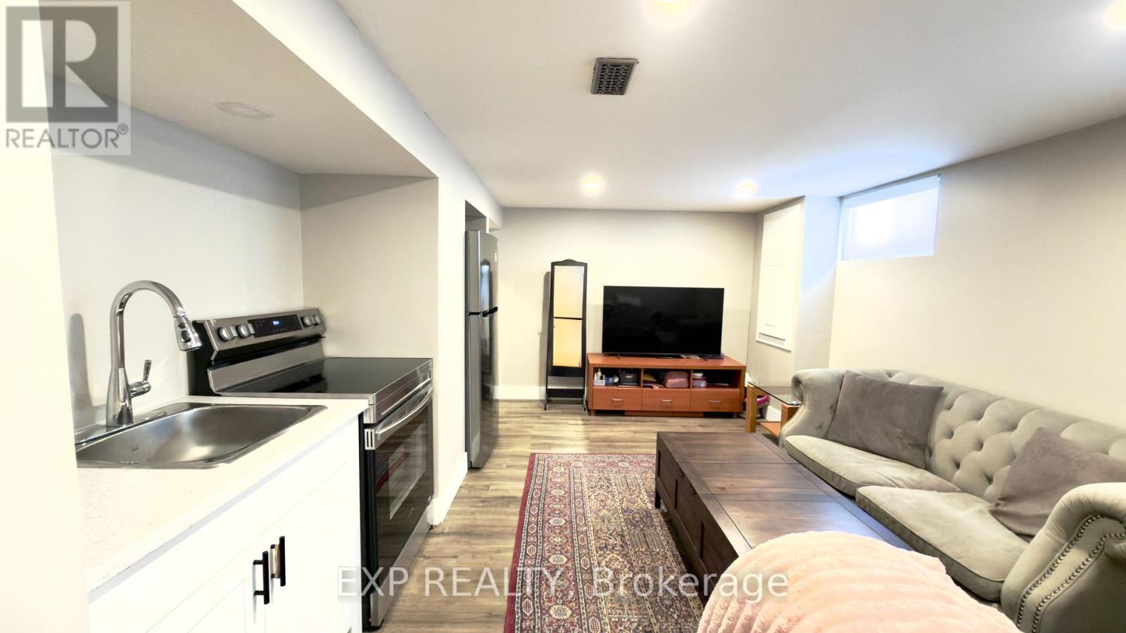 251 Tresane Street, Oshawa, Ontario  L1J 1T9 - Photo 4 - E12724488